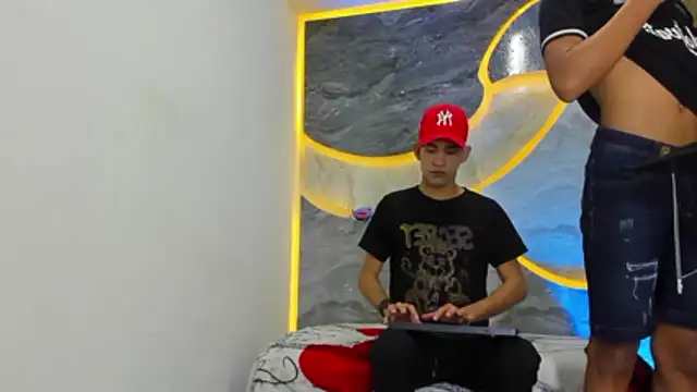 Snapshot of couplehot_sex_ chatting on February 26, 2026, 4:00 am couplehot sex online show from February 26, 2026, 4:00 am