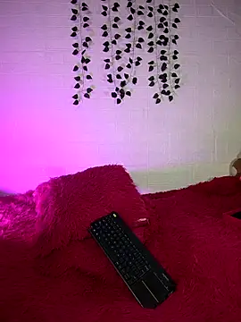 Keyla-moon online show from April 12, 2026, 4:28 am