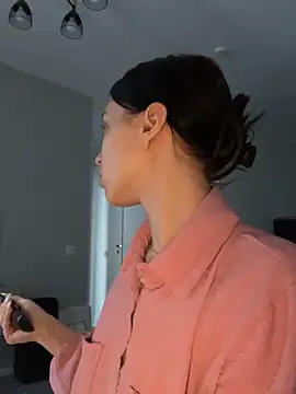  luna fox  online show from February 9, 2026, 9:35 am