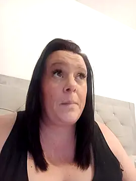 louisa36 online show from February 25, 2026, 9:46 pm