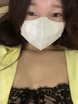 Snapshot of Rin-yiyi chatting on February 27, 2026, 3:17 am Rin-yiyi online show from February 27, 2026, 3:17 am