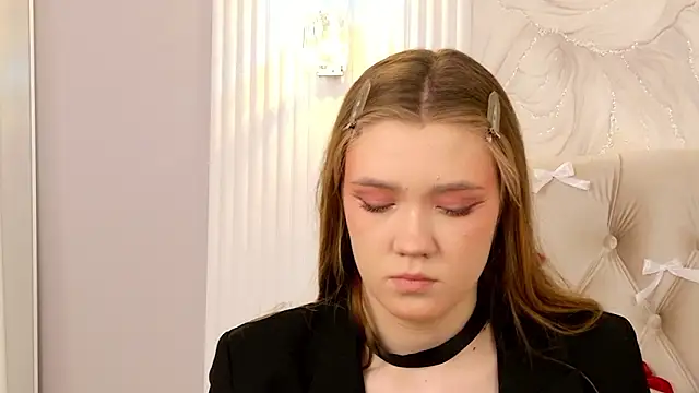 Snapshot of StacyHicks chatting on February 8, 2026, 3:26 pm StacyHicks online show from February 8, 2026, 3:26 pm