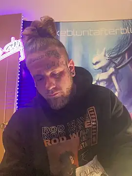 Smokebluntafterblunt online show from April 1, 2026, 9:32 am