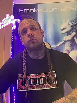 Smokebluntafterblunt online show from April 10, 2026, 1:27 pm