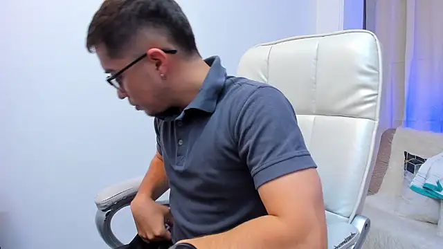 Snapshot of Tommas_Jhonson chatting on March 14, 2026, 3:34 am Tommas Jhonson online show from March 14, 2026, 3:34 am