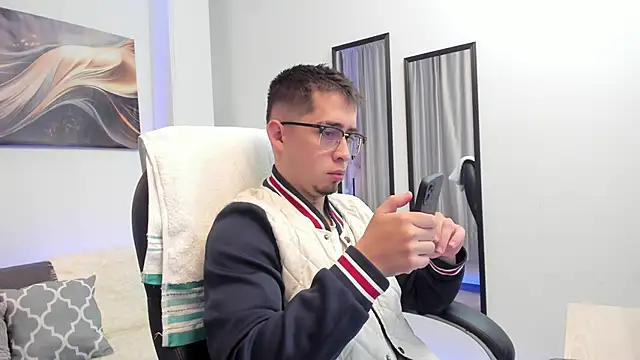 Snapshot of Tommas_Jhonson chatting on March 15, 2026, 3:56 am Tommas Jhonson online show from March 15, 2026, 3:56 am