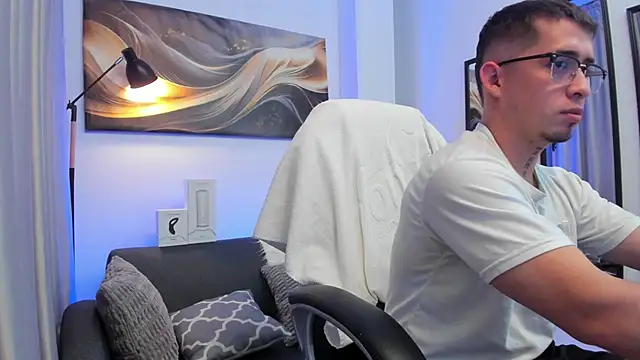 Snapshot of Tommas_Jhonson chatting on March 20, 2026, 3:22 am Tommas Jhonson online show from March 20, 2026, 3:22 am