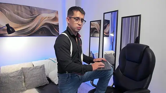 Snapshot of Tommas_Jhonson chatting on March 27, 2026, 8:26 am Tommas Jhonson online show from March 27, 2026, 8:26 am