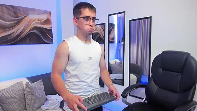 Snapshot of Tommas_Jhonson chatting on March 31, 2026, 4:29 pm Tommas Jhonson online show from March 31, 2026, 4:29 pm