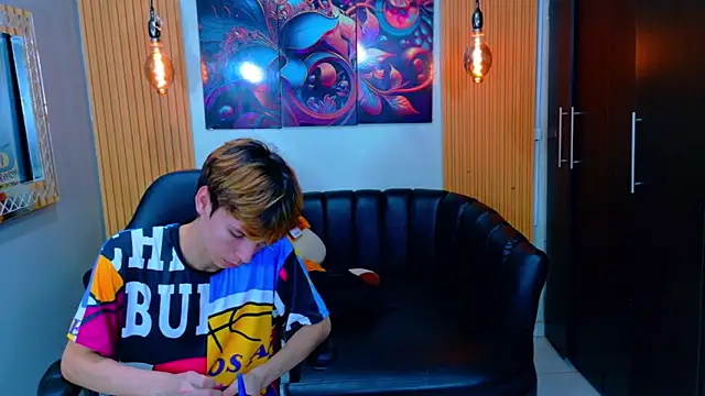 Snapshot of Liam_Green1 chatting on February 8, 2026, 6:33 pm Liam Green1 online show from February 8, 2026, 6:33 pm