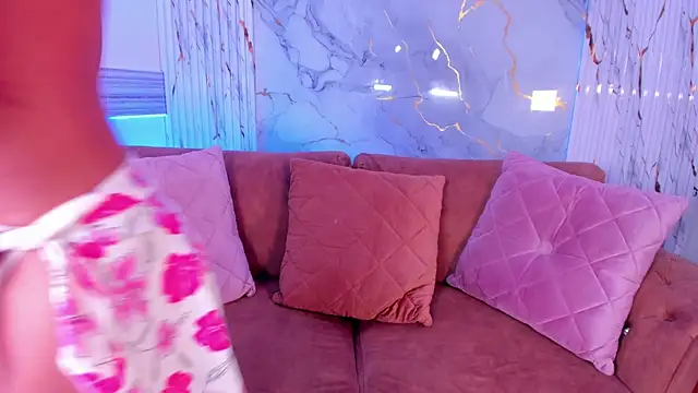 Thiana Rogers online show from April 2, 2026, 8:17 pm