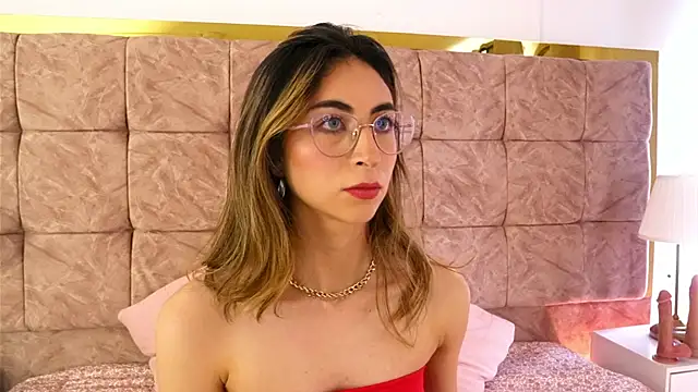 EmmaClark   online show from April 10, 2026, 7:40 pm