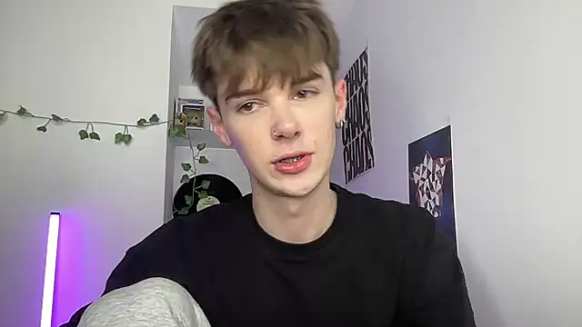 YourMilkyGuy online show from April 14, 2026, 5:41 pm