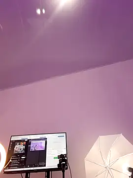 Snapshot of Ariana_Castillo__ chatting on February 24, 2026, 12:58 pm Ariana Castillo online show from February 24, 2026, 12:58 pm