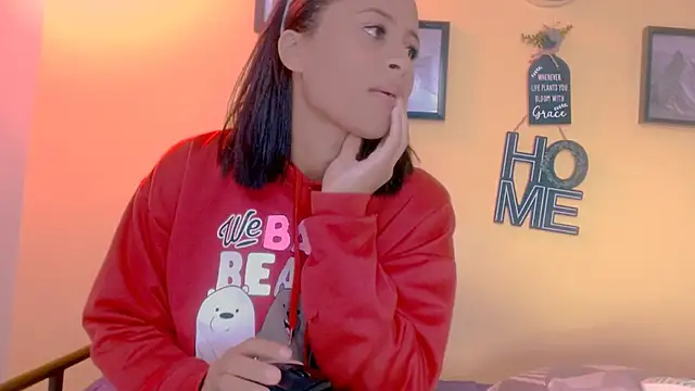 sexiempoderada18 online show from February 13, 2026, 1:18 pm