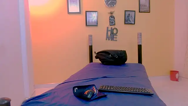 sexiempoderada18 online show from March 12, 2026, 1:50 pm