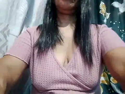 suzzie hot online show from March 5, 2026, 7:21 pm