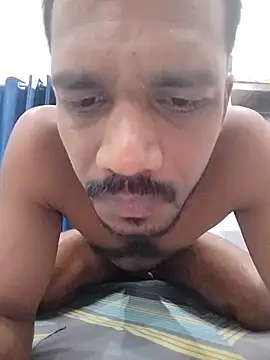 Snapshot of Daddyishere_19 chatting on April 21, 2026, 5:28 pm Daddyishere 19 online show from April 21, 2026, 5:28 pm