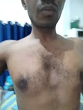 Snapshot of Daddyishere_19 chatting on May 29, 2026, 1:36 am Daddyishere 19 online show from May 29, 2026, 1:36 am