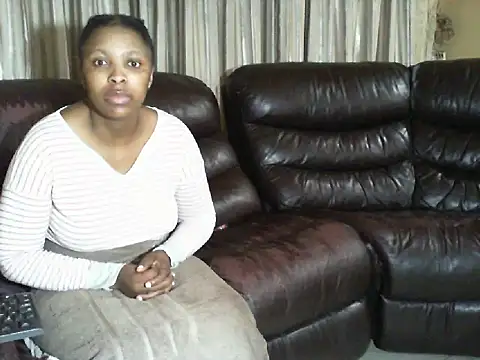 Snapshot of Caramel-Diva chatting on March 13, 2026, 4:30 am Caramel-Diva online show from March 13, 2026, 4:30 am