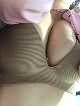 cuty lusy online show from April 6, 2026, 2:07 pm