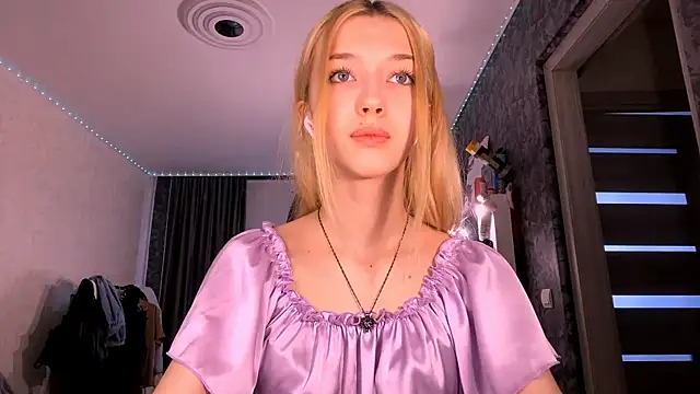 TaliCaan online show from February 14, 2026, 12:13 pm