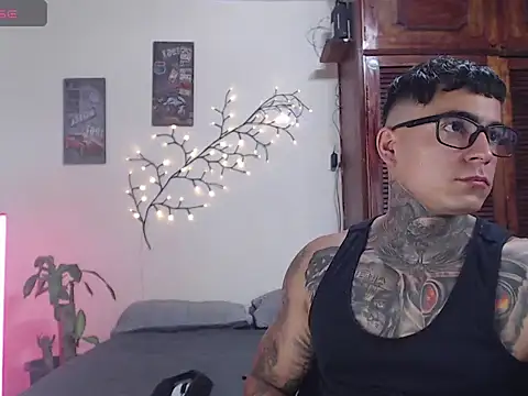 maxstrom111 online show from March 17, 2026, 1:25 pm