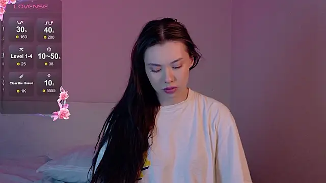 gwenonl1ne online show from March 22, 2026, 1:47 pm