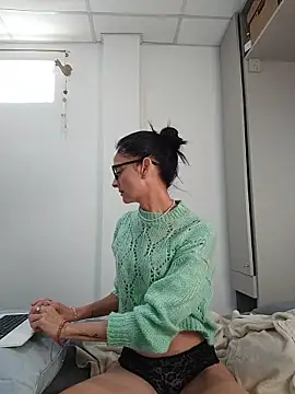 SophiaRemington online show from May 12, 2026, 12:35 pm