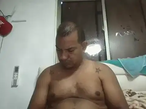 Quillero18 online show from February 11, 2026, 3:06 pm