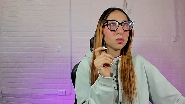 Sara Love 1 online show from April 16, 2026, 2:56 am