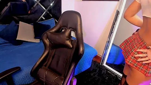 LizzyCooperjs online show from February 17, 2026, 12:07 am