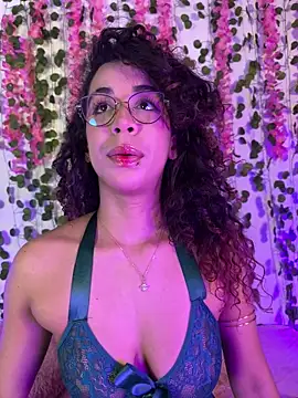 Woo isDaphne online show from February 23, 2026, 11:35 pm