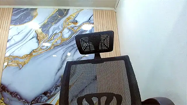 Snapshot of DaviidBuckx_ chatting on March 4, 2026, 2:17 am DaviidBuckx online show from March 4, 2026, 2:17 am