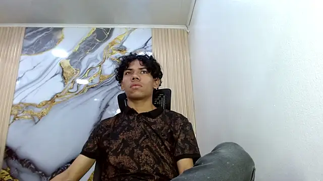 Snapshot of DaviidBuckx_ chatting on March 17, 2026, 2:16 am DaviidBuckx online show from March 17, 2026, 2:16 am