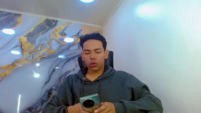 Snapshot of DaviidBuckx_ chatting on March 20, 2026, 2:16 am DaviidBuckx online show from March 20, 2026, 2:16 am