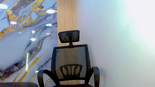 Snapshot of DaviidBuckx_ chatting on March 26, 2026, 2:17 am DaviidBuckx online show from March 26, 2026, 2:17 am