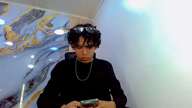 Snapshot of DaviidBuckx_ chatting on March 27, 2026, 2:28 am DaviidBuckx online show from March 27, 2026, 2:28 am