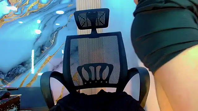 Snapshot of DaviidBuckx_ chatting on March 27, 2026, 8:26 am DaviidBuckx online show from March 27, 2026, 8:26 am