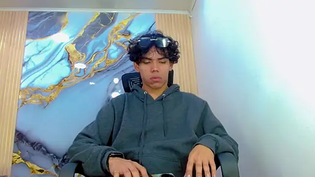 Snapshot of DaviidBuckx_ chatting on April 2, 2026, 2:09 am DaviidBuckx online show from April 2, 2026, 2:09 am