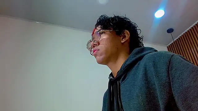 Snapshot of DaviidBuckx_ chatting on April 7, 2026, 2:23 am DaviidBuckx online show from April 7, 2026, 2:23 am