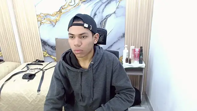 DaviidBuckx  online show from May 12, 2026, 2:52 am