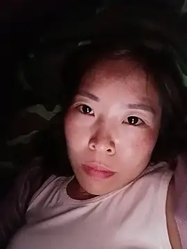 Yiyoongg online show from June 16, 2026, 10:18 am