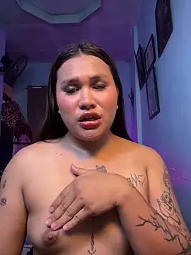 hollynicole online show from April 20, 2026, 10:40 am