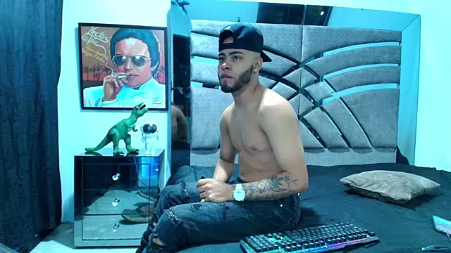 Xanderstone00 online show from June 1, 2026, 2:02 am