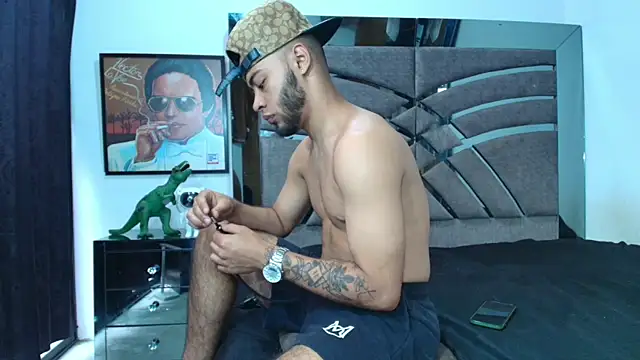 Xanderstone00 online show from June 4, 2026, 6:14 pm