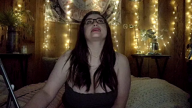 VelvetBrunetteXo online show from April 26, 2026, 11:52 am