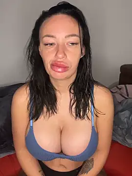 SaraHotDiamond xoxo online show from April 29, 2026, 6:28 am