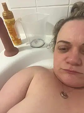 Piper Milf 36 online show from March 8, 2026, 8:01 pm