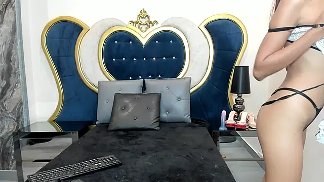 Snapshot of LinaSalazar chatting on March 18, 2026, 11:30 pm LinaSalazar online show from March 18, 2026, 11:30 pm